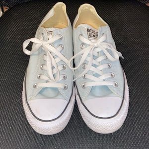 baby blue/sky blue converse